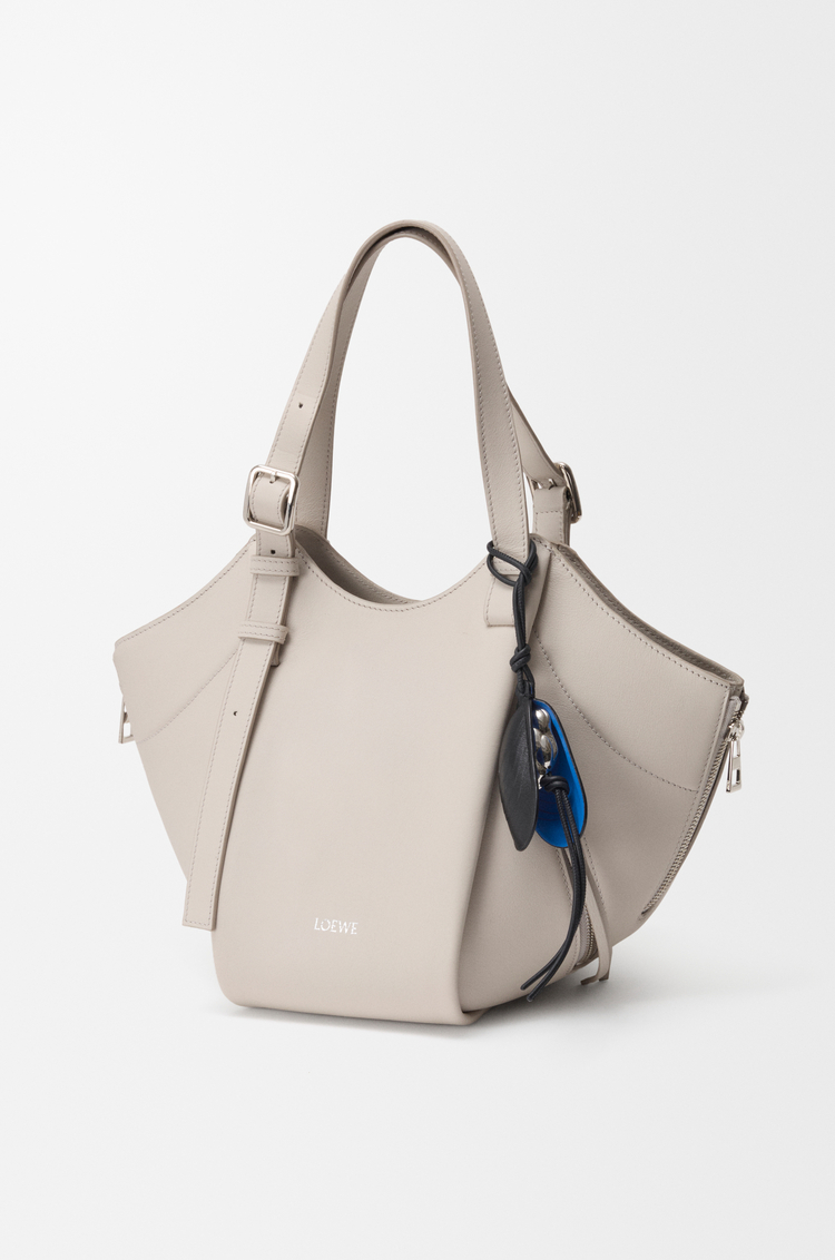 LOEWE Charm de concha en piel Negro