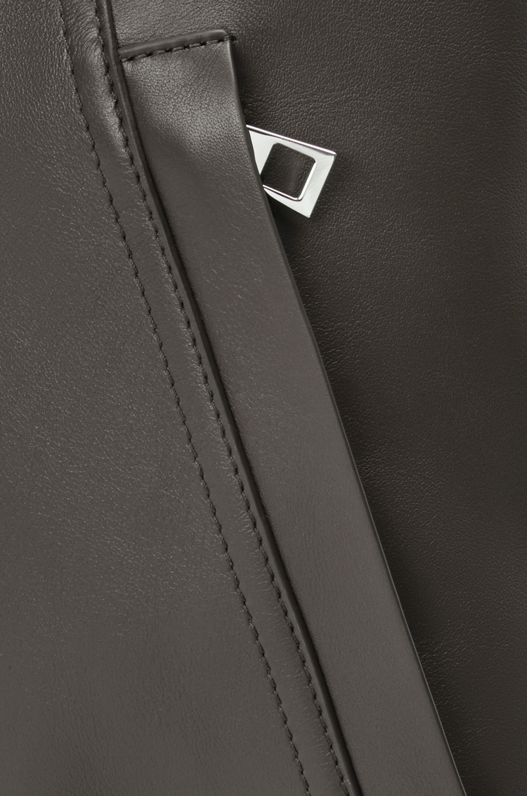 LOEWE フラメンコ バックパック（シャイニーサプルカーフ） ダークグレー