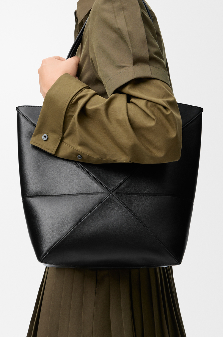 LOEWE Bolso Puzzle Fold tote mediano en piel de ternera brillante Negro