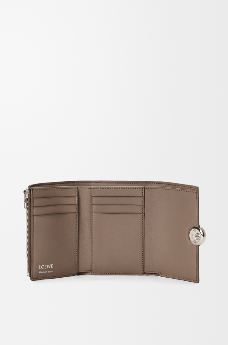 LOEWE Portafoglio verticale piccolo Pebble in struzzo Grigio Talpa Scuro