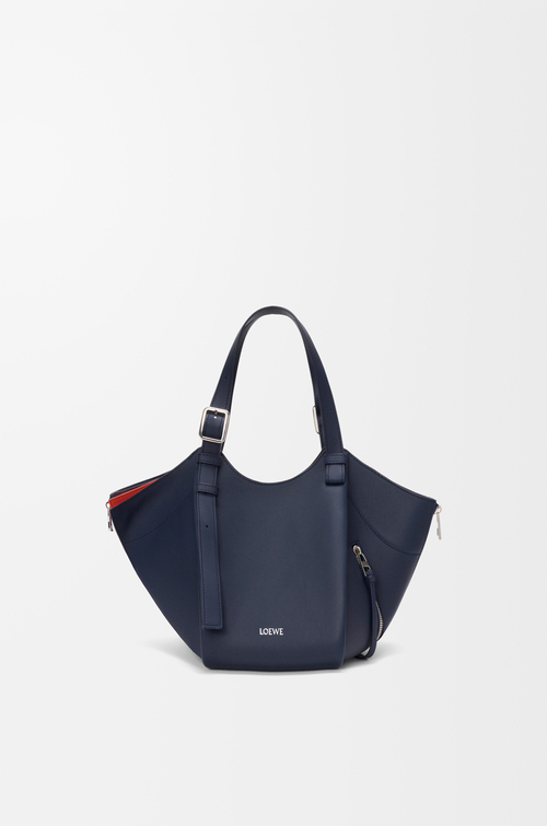 LOEWE Sac Hammock Flip à superpositions en cuir de veau classique Marine Profond Mco
