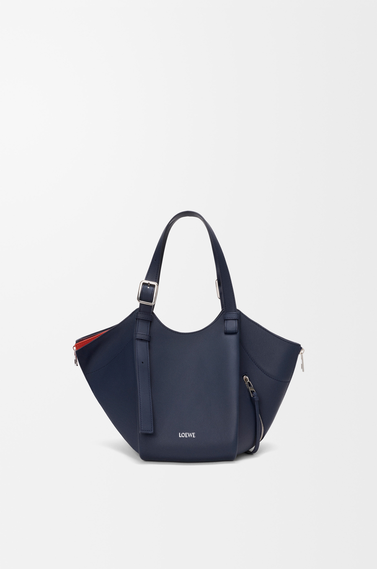 LOEWE Sac Hammock Flip à superpositions en cuir de veau classique Marine Profond Mco