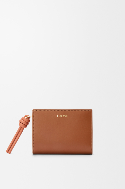 LOEWE Knot compact wallet in shiny nappa calfskin Tan/Papaya
