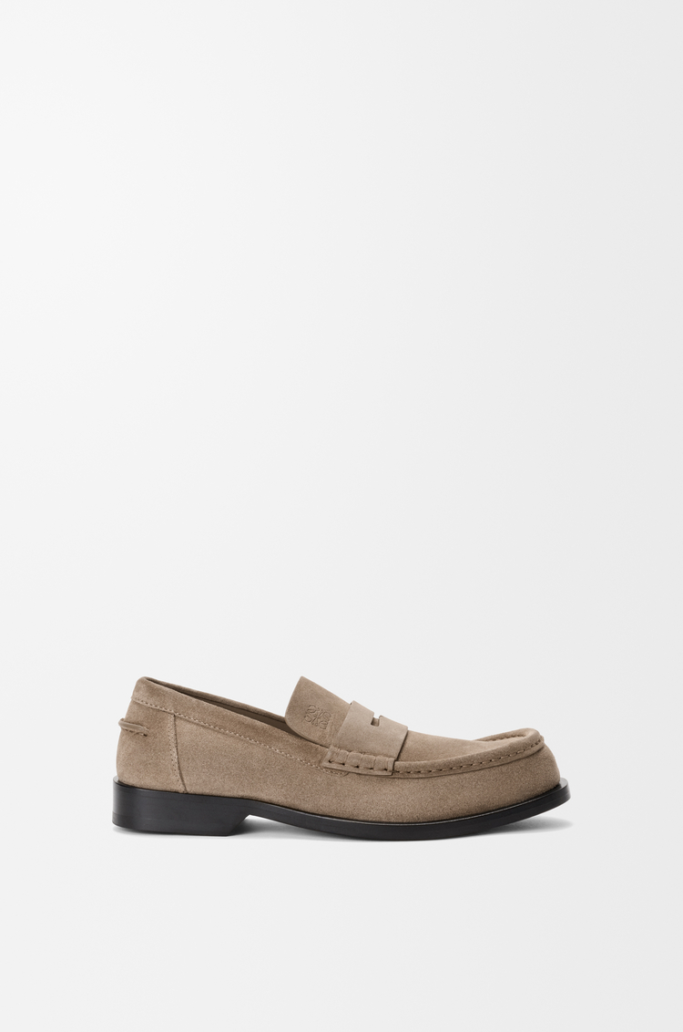 LOEWE Bobine Loafer aus Kalbsveloursleder Hazelnut