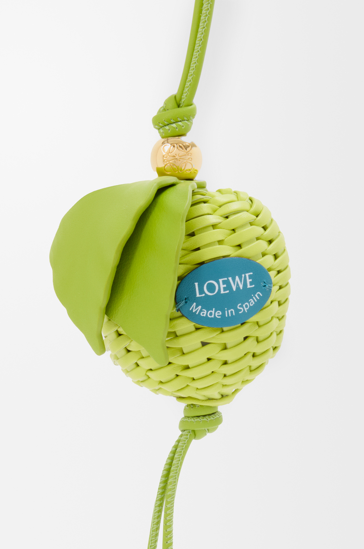 LOEWE 小牛皮蘋果掛飾 綠色