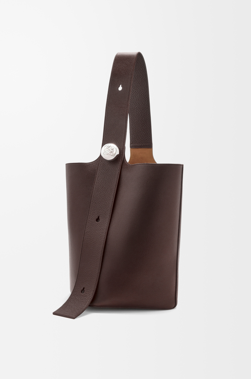 LOEWE Large Pebble bucket in supple grained calfskin Oxblood