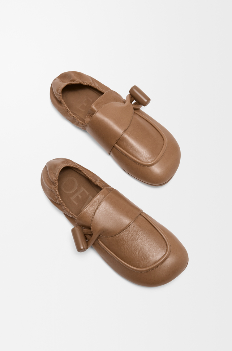 LOEWE トグル ローファー（シャイニースムースカーフ） オーク
