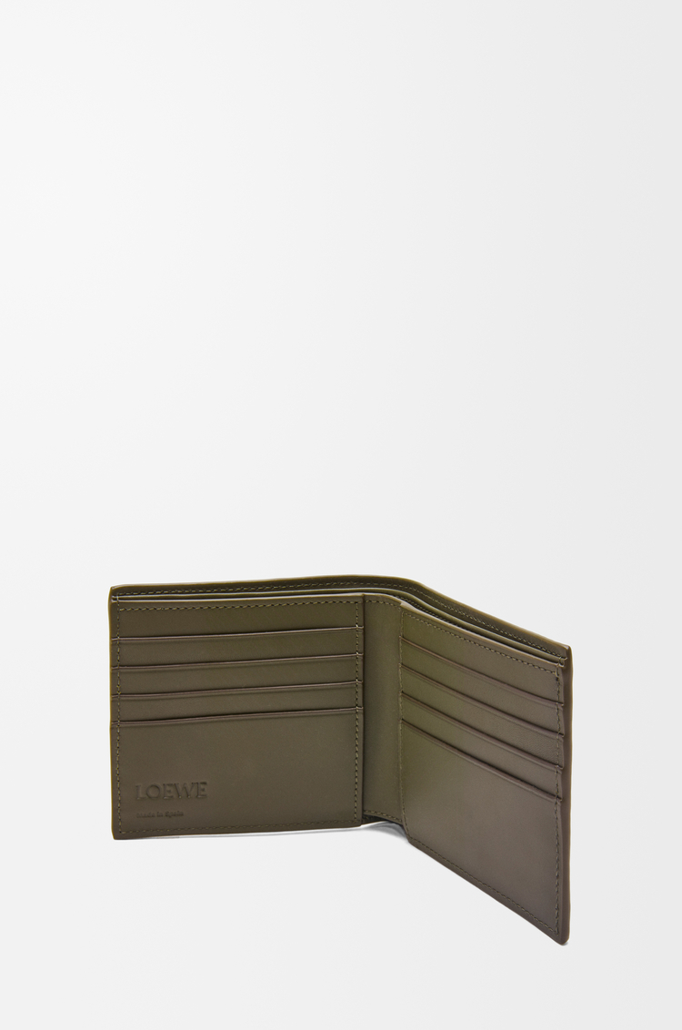 LOEWE バイフォールド ウォレット（テクスチャードクラシックカーフ） ダークカーキグリーン