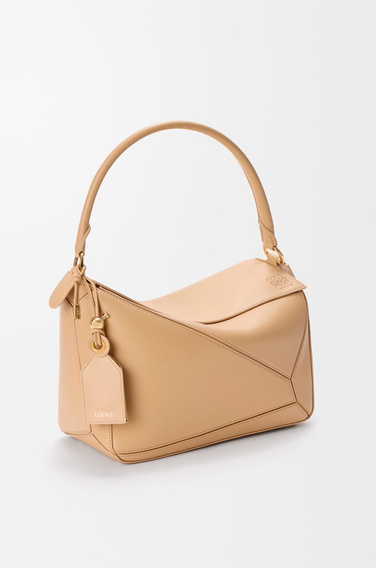 LOEWE Sac Featherlight Puzzle moyen en cuir d'agneau nappa Beige Soyeux