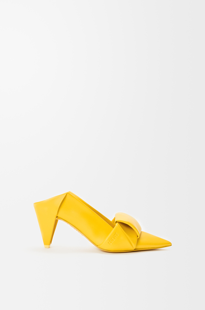 LOEWE Pump Origami con flap posteriore in pelle di agnello Yellow Sunshine