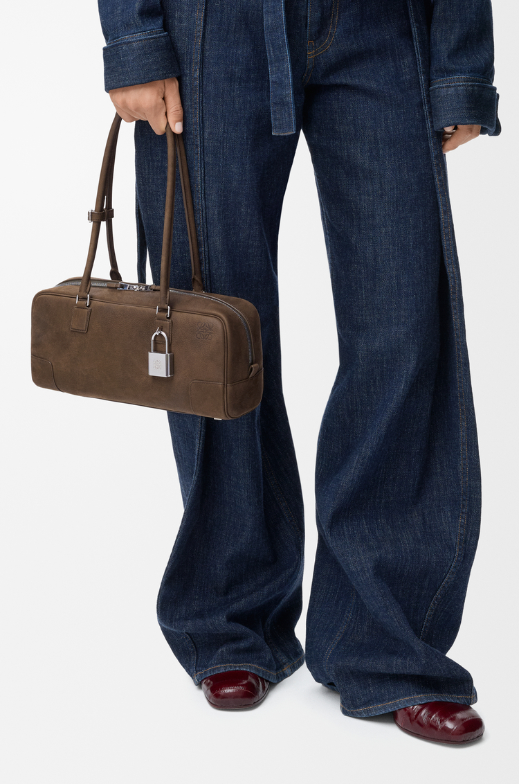 LOEWE Sac Amazona 31 Cropped en nubuck grainé Toundra