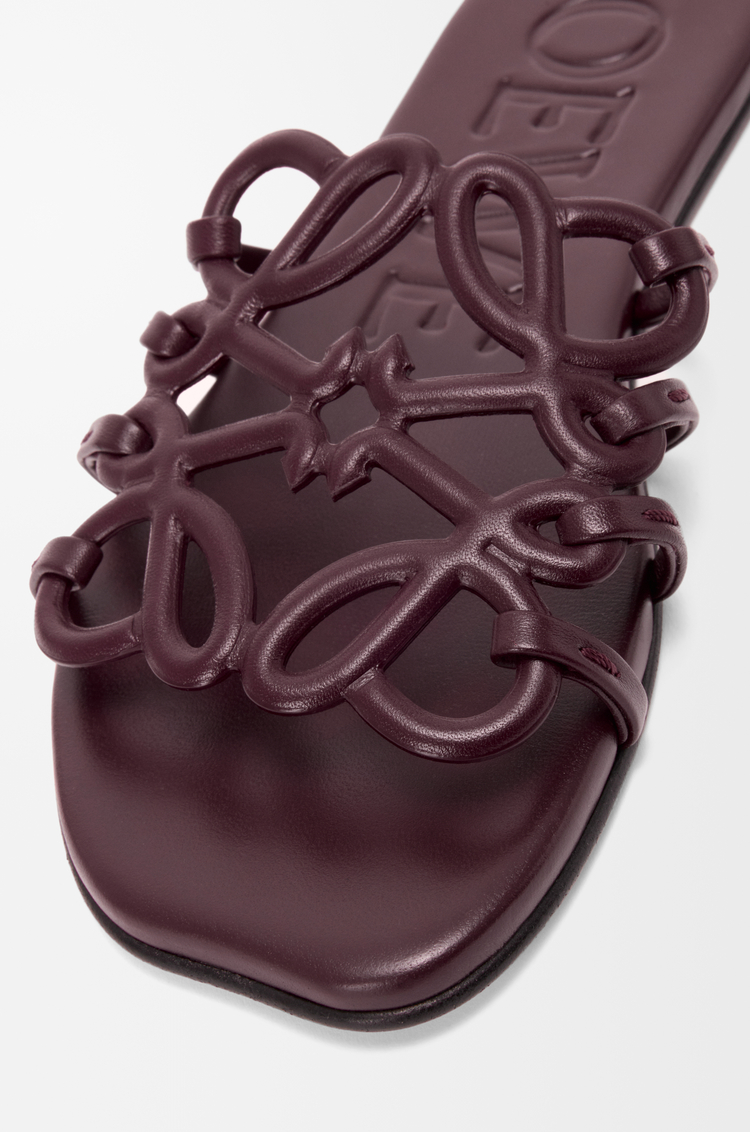 LOEWE Petal Anagram slide in calfskin Dark Burgundy