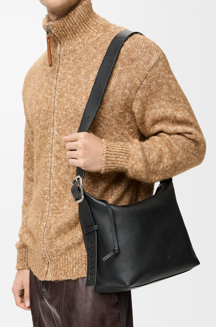 LOEWE ループ ホーボー（サプルグレインカーフ） ブラック