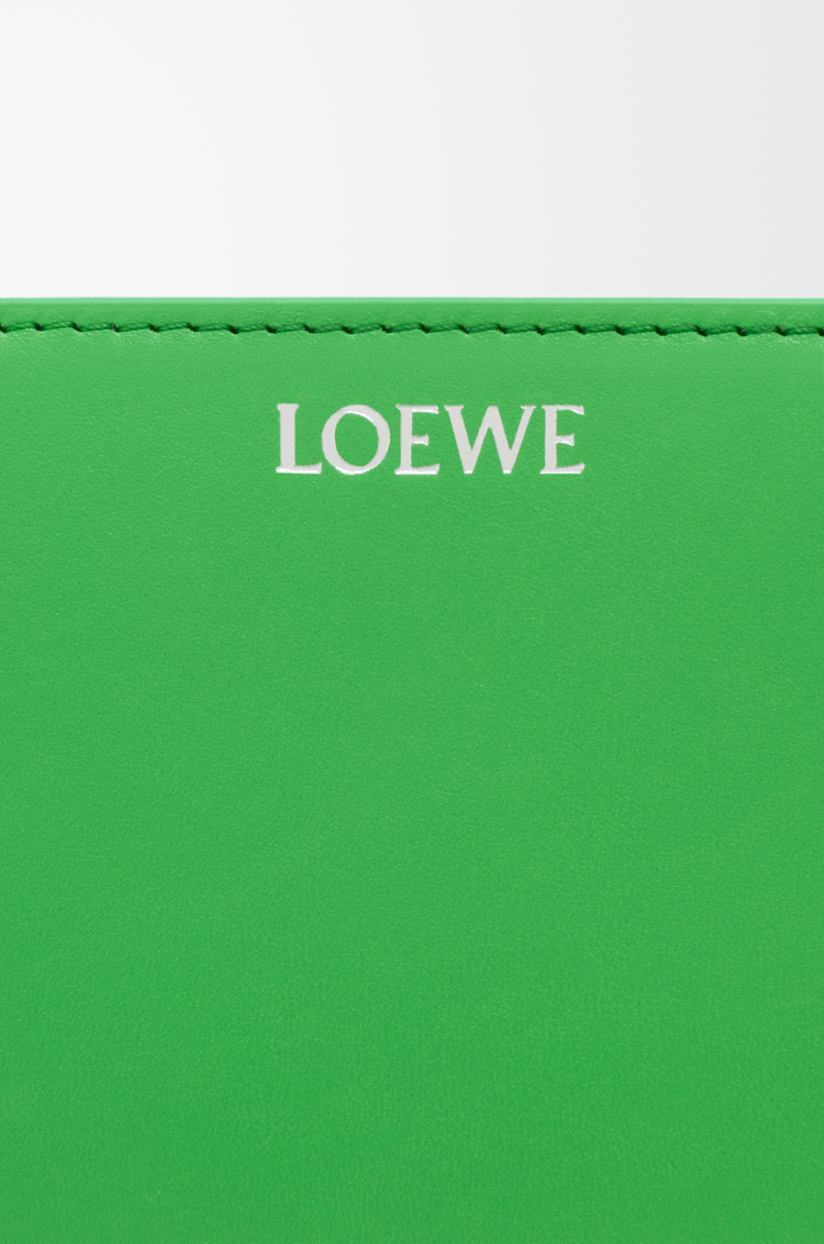 LOEWE Portafoglio compatto Knot in nappa di vitello lucida Verde Muschio/Nero