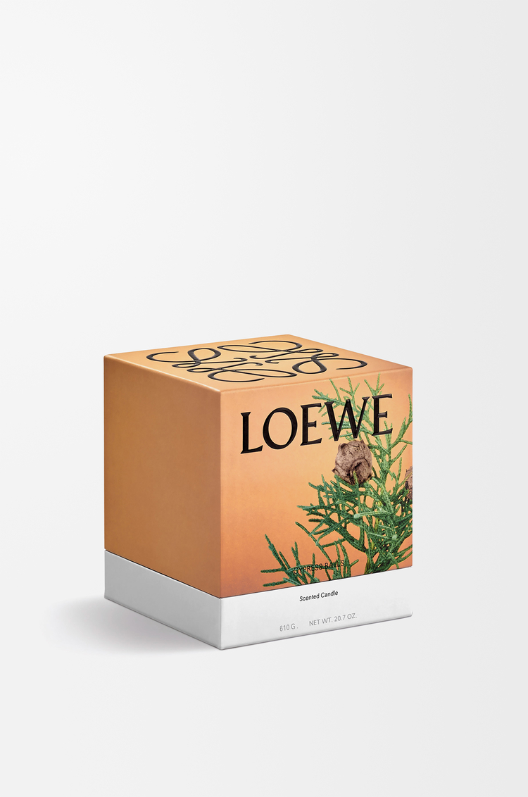 LOEWE サイプレスボール キャンドル ミディアム ベビーブルー