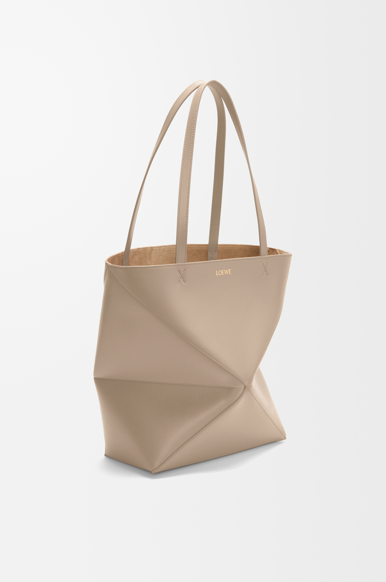 LOEWE Puzzle Fold tote moyen en cuir de veau brillant Sable