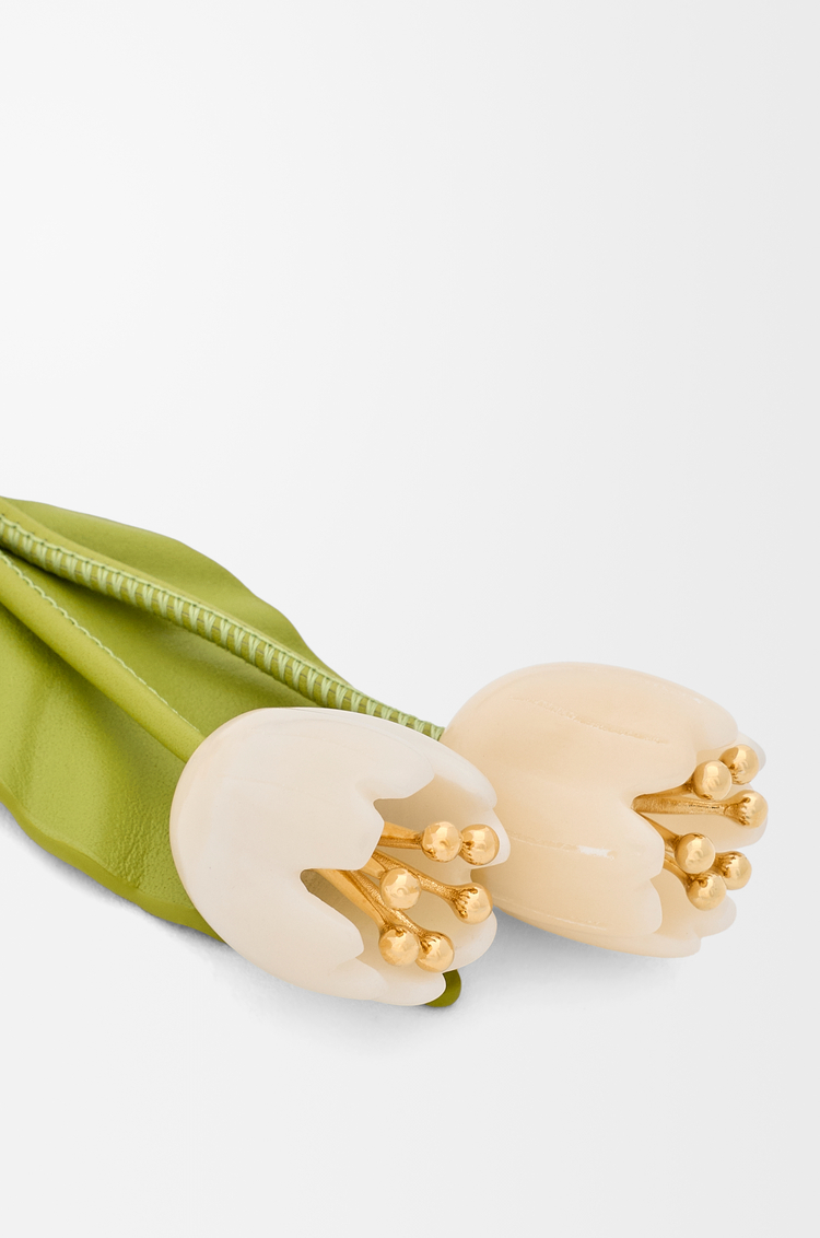 LOEWE Charm Flower en piel de ternera clásica Blanco/Verde