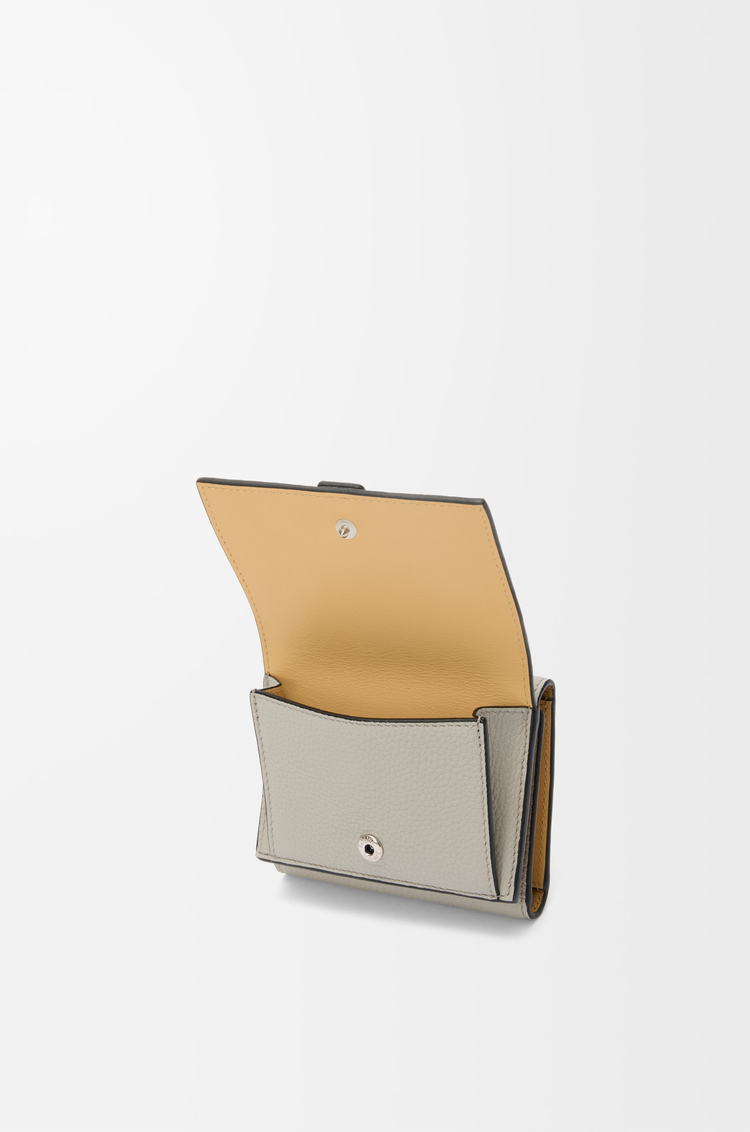 LOEWE Trifold wallet in soft grained calfskin Shell Grey/Eucalyptus