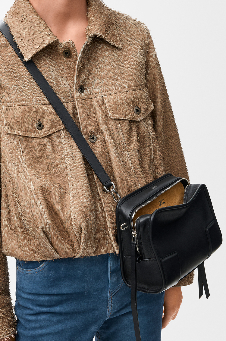 LOEWE Borsa Amazona 180 piccola in morbida pelle di vitello Nero