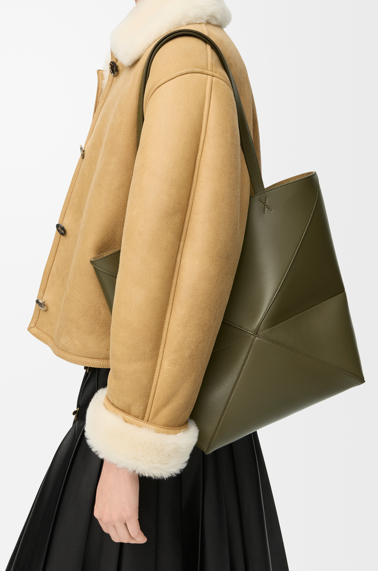 LOEWE Puzzle Fold tote moyen en cuir de veau brillant Vert Kaki Foncé