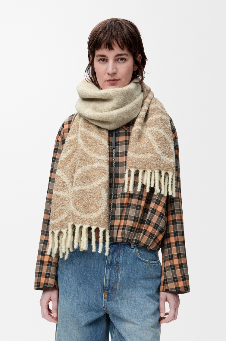 LOEWE Anagram Schal aus Alpaka und Wolle Beige/Weiß