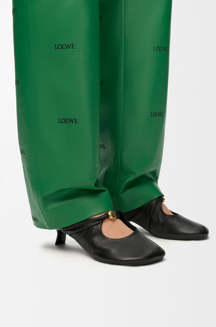 LOEWE Mule Pebble Soft en piel napa de cordero Negro
