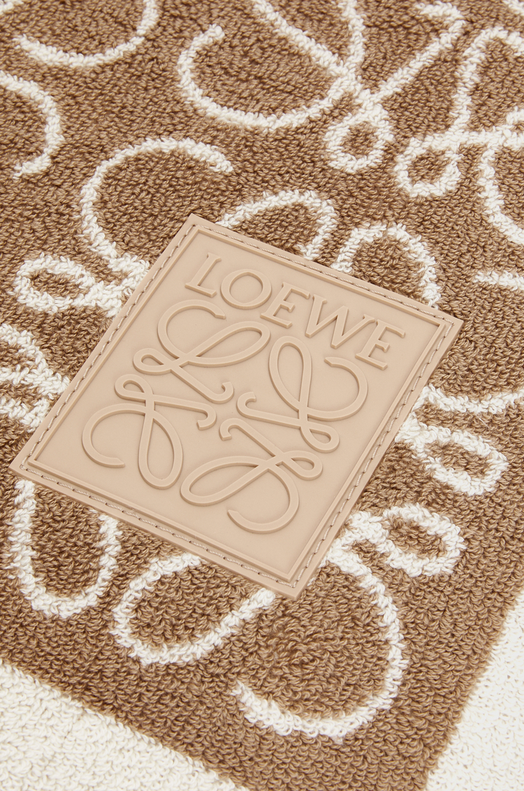 LOEWE Serviette Anagram en coton Beige