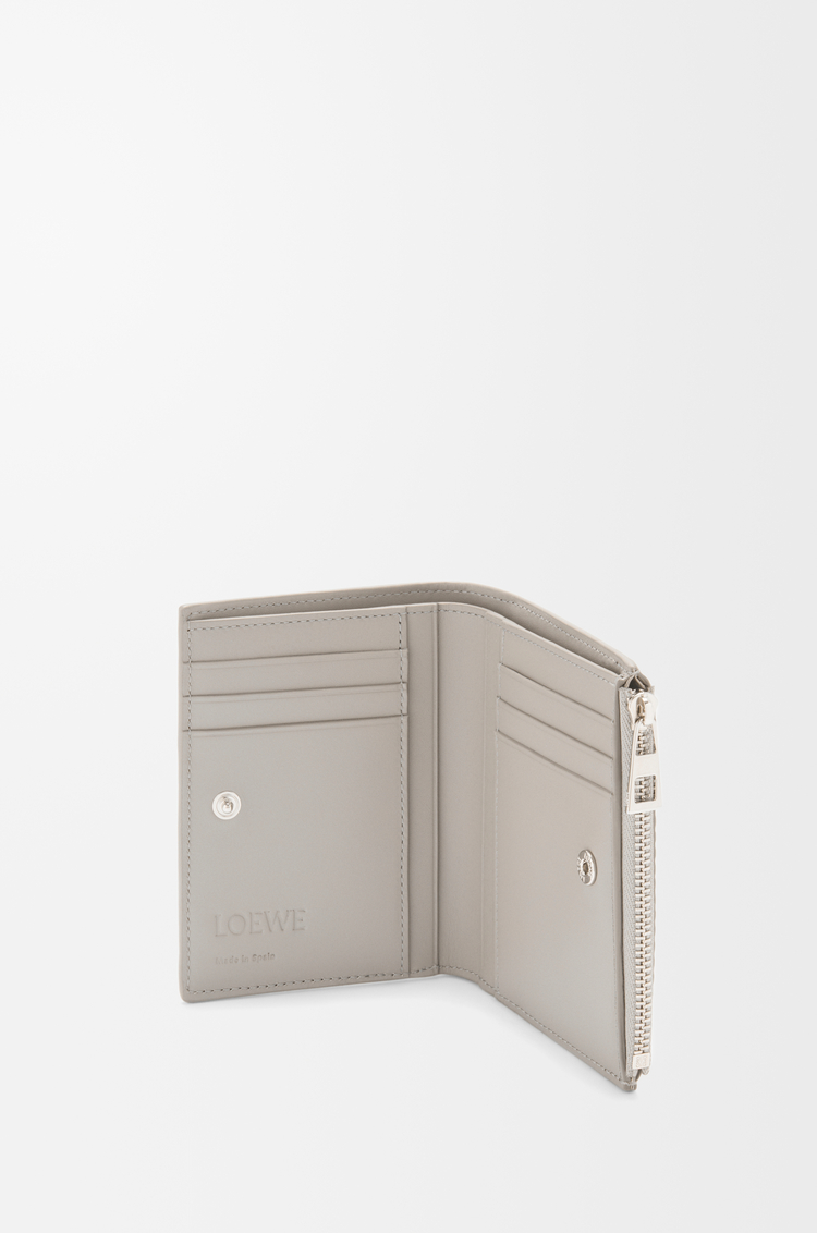 LOEWE Slim compact wallet in textured classic calfskin Shell Grey
