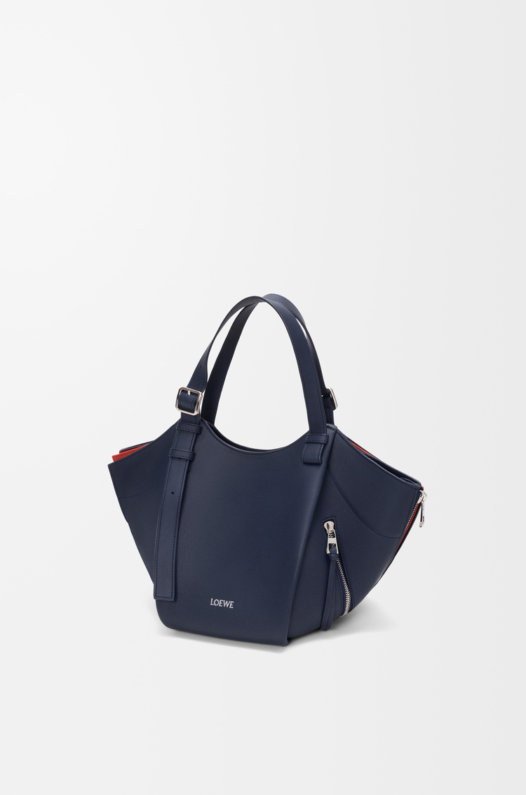 LOEWE Sac Hammock Flip à superpositions en cuir de veau classique Marine Profond Mco