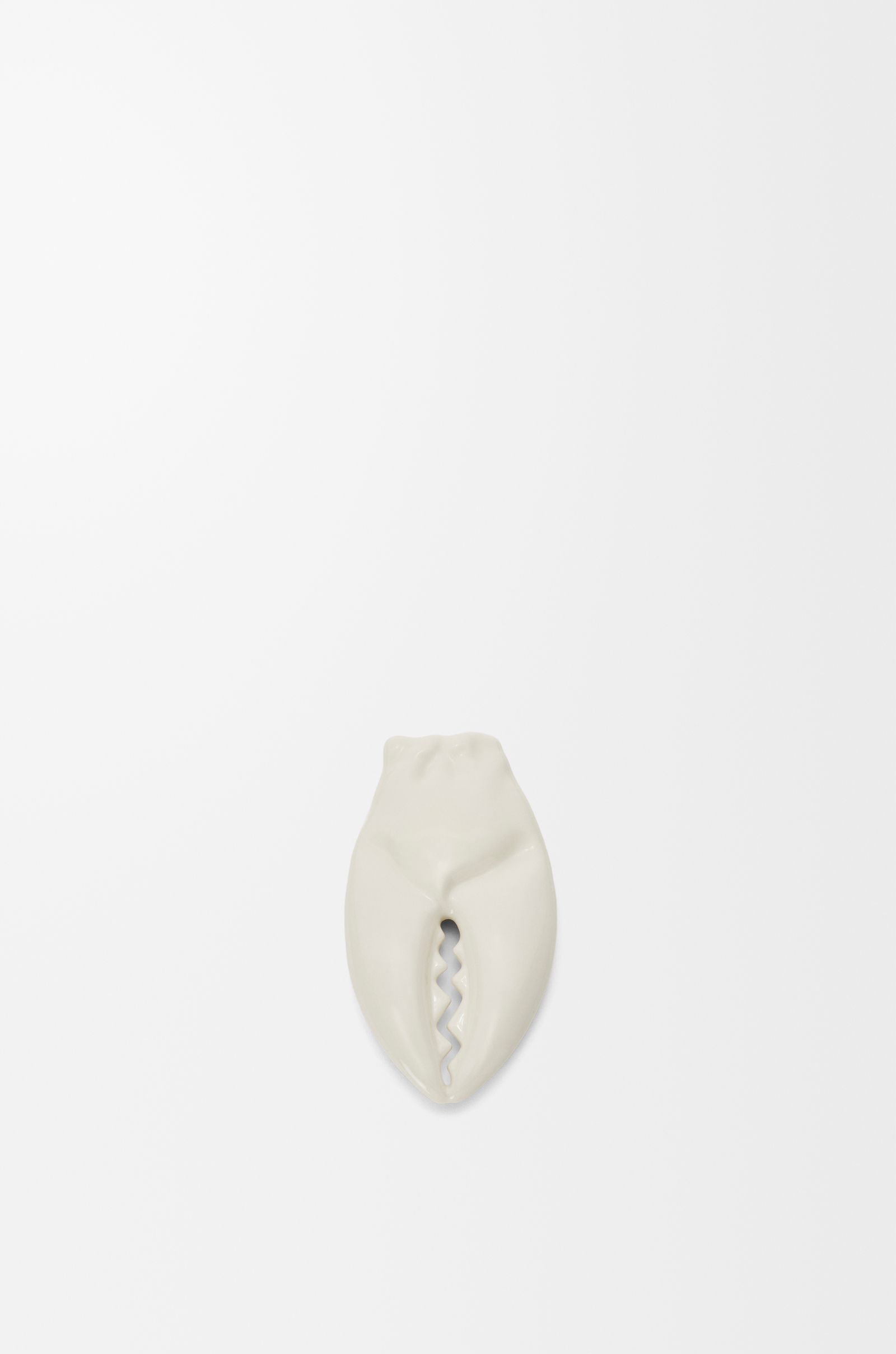 LOEWE Small Claw brooch in ceramic Off White