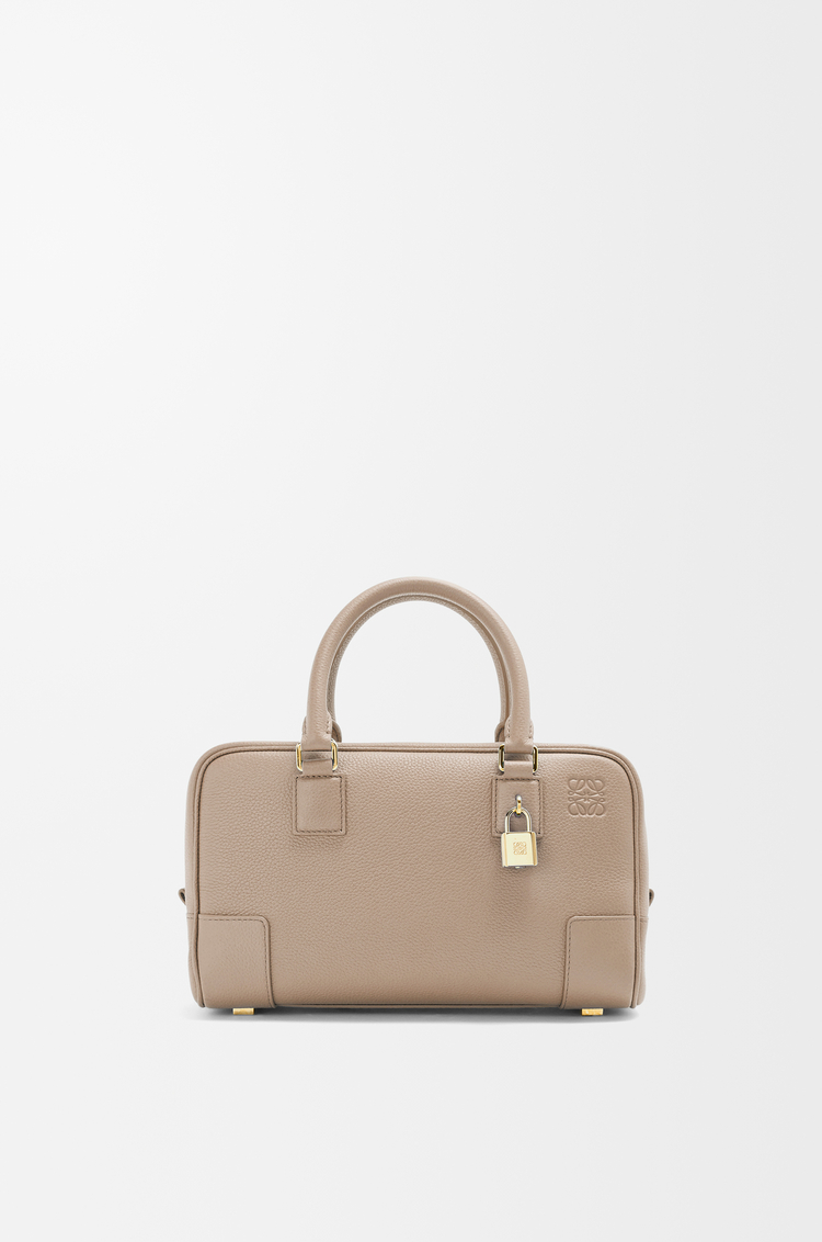 LOEWE Sac Amazona 23 en cuir de veau grainé souple Sable