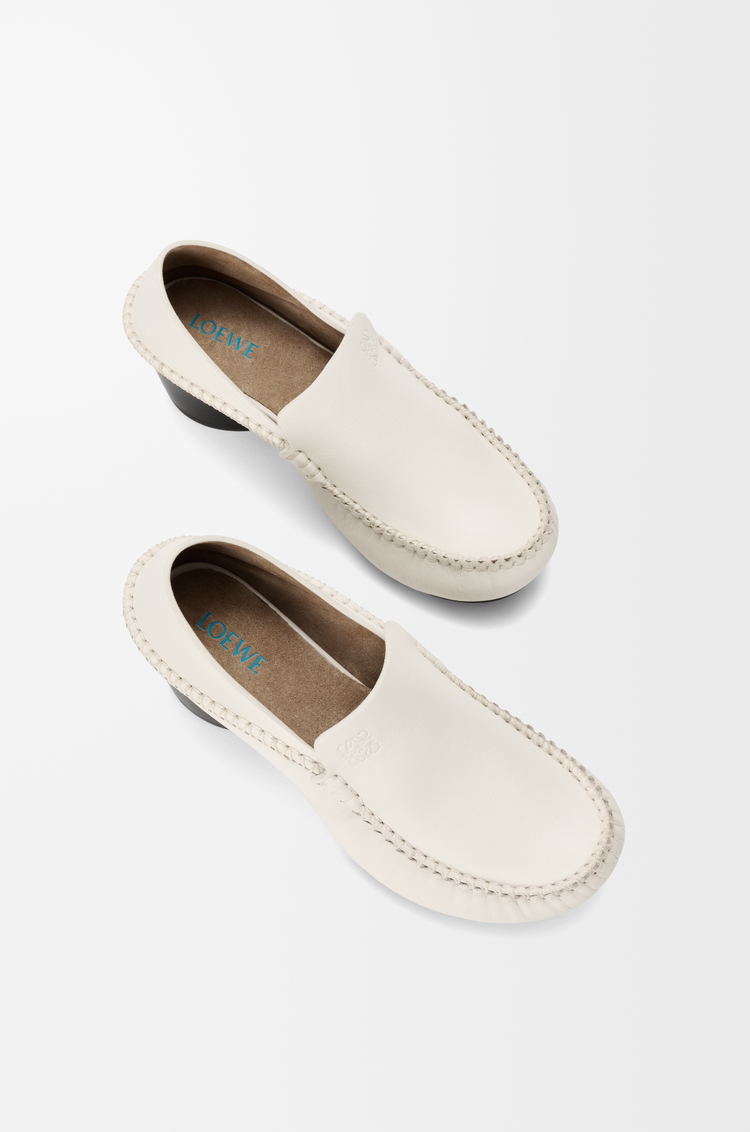 LOEWE Mocasín Oval en piel de ternera suave Blanco