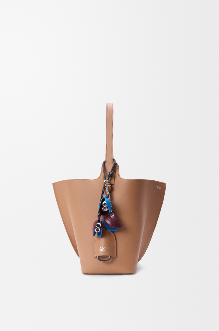 LOEWE Shell charm in calfskin Blue/Red