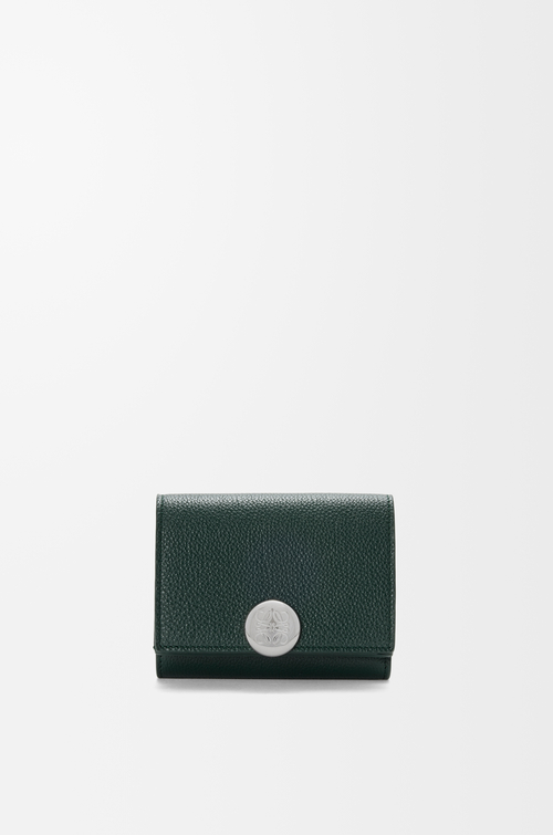 LOEWE Portafoglio trifold Pebble in pelle di vitello martellata Verde Sherwood