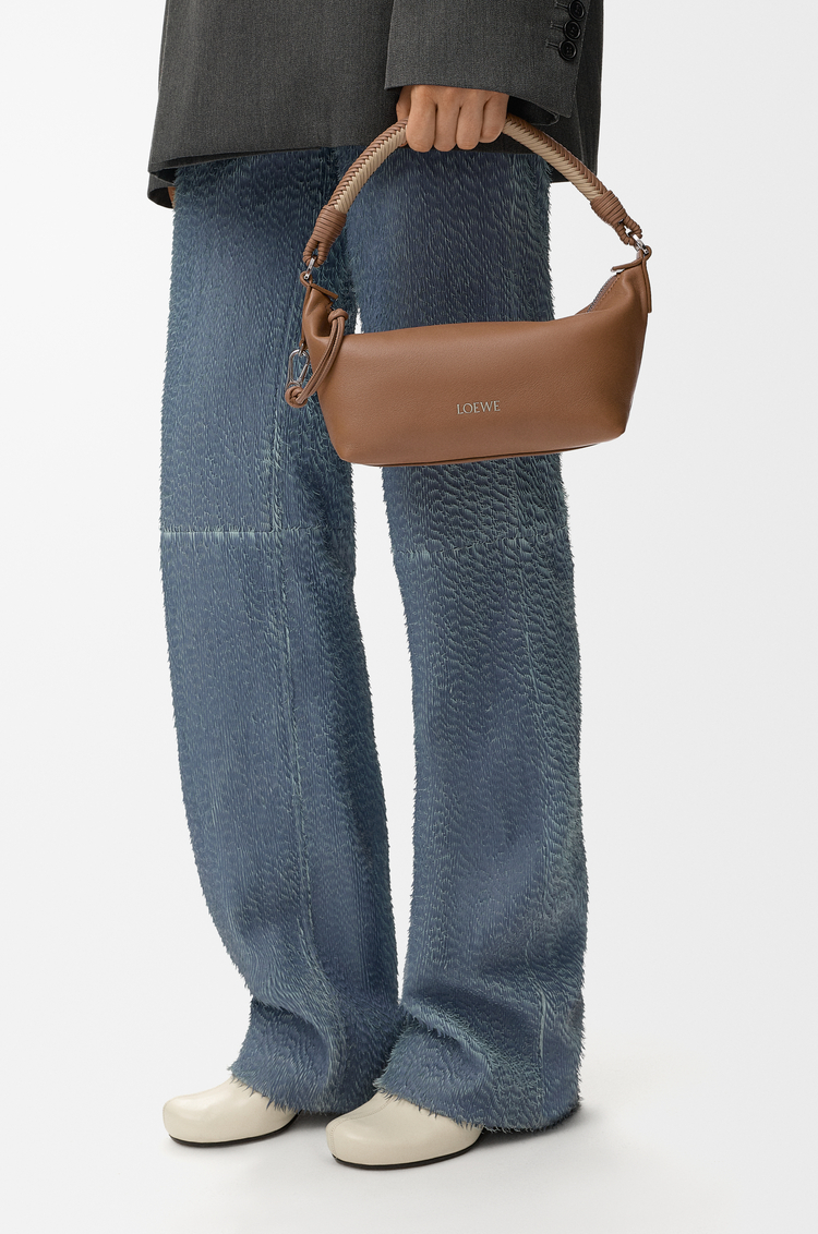 LOEWE Bolso Cala mini en piel napa de cordero suave Moca/Beige