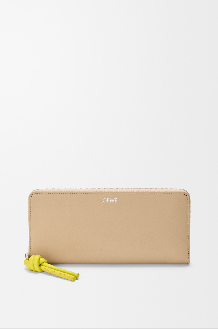 LOEWE Portafoglio con zip Knot in nappa di vitello lucida Beige/Limone