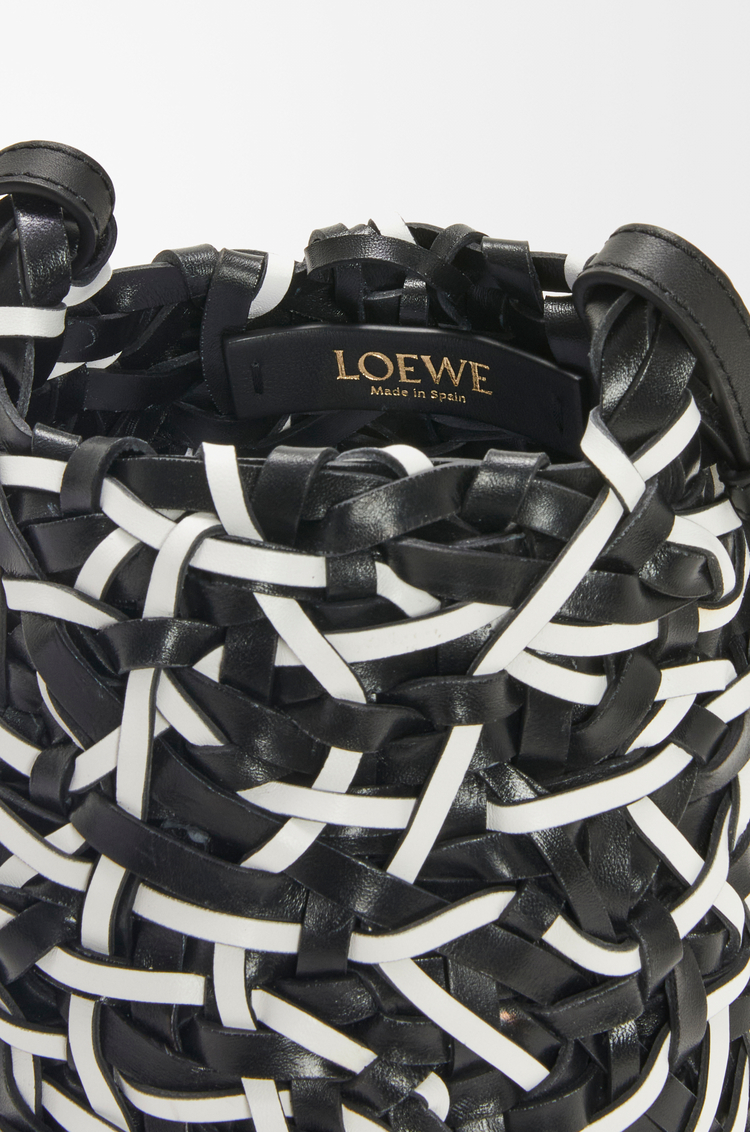 LOEWE 小号牛皮革 Nest Basket 手袋 黑色/白色
