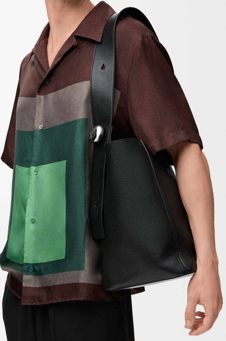 LOEWE Borsa a secchiello Pebble grande in morbida pelle di vitello granata Nero