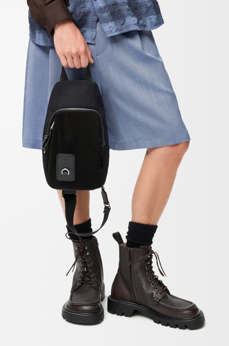 LOEWE 帆布和绒面革 Flex Sling 手袋 黑色