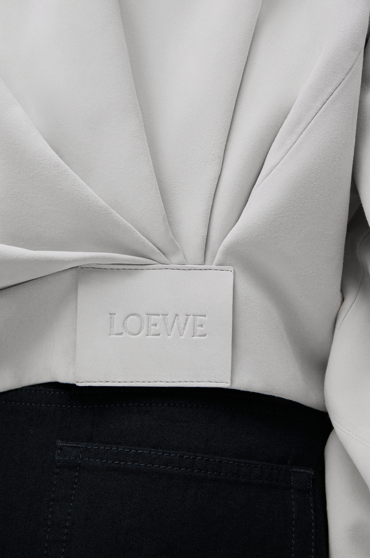 LOEWE Veste drapée en chèvre velours Gris Clair