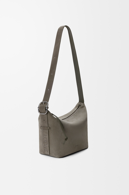 LOEWE Mittelgroße Loop Hobo Bag aus Velours-Kalbsleder Helles Khaki