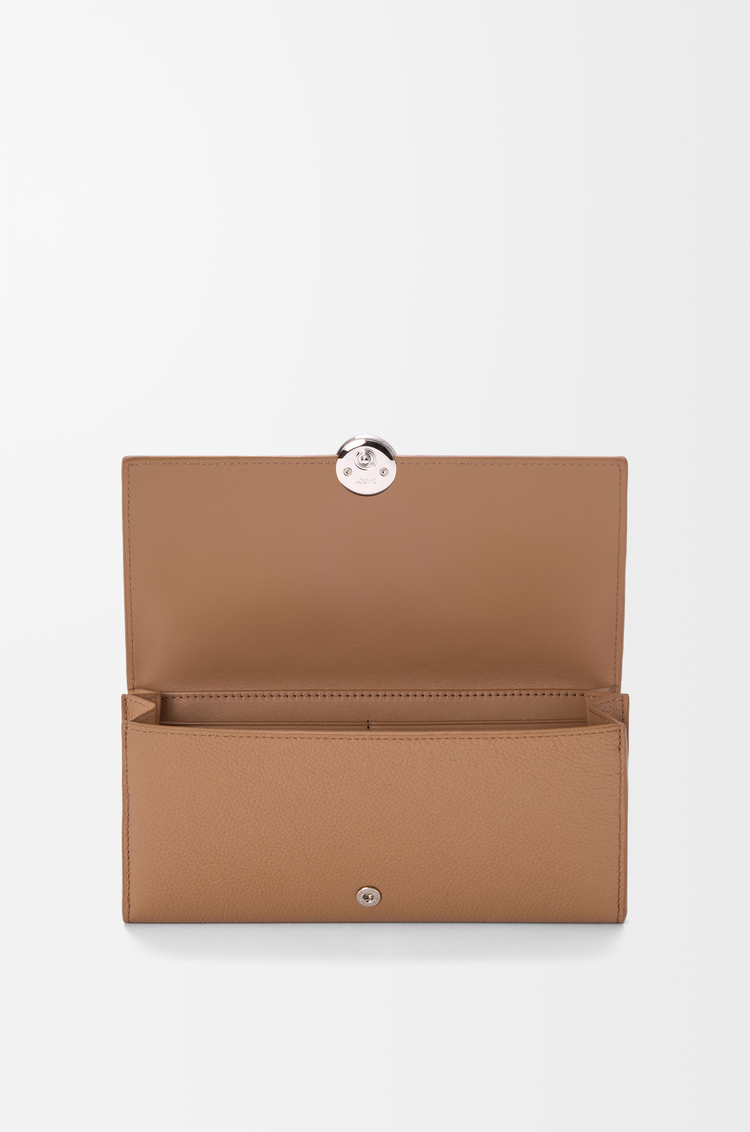 LOEWE Portafoglio continental Pebble in pelle di vitello granata Moca