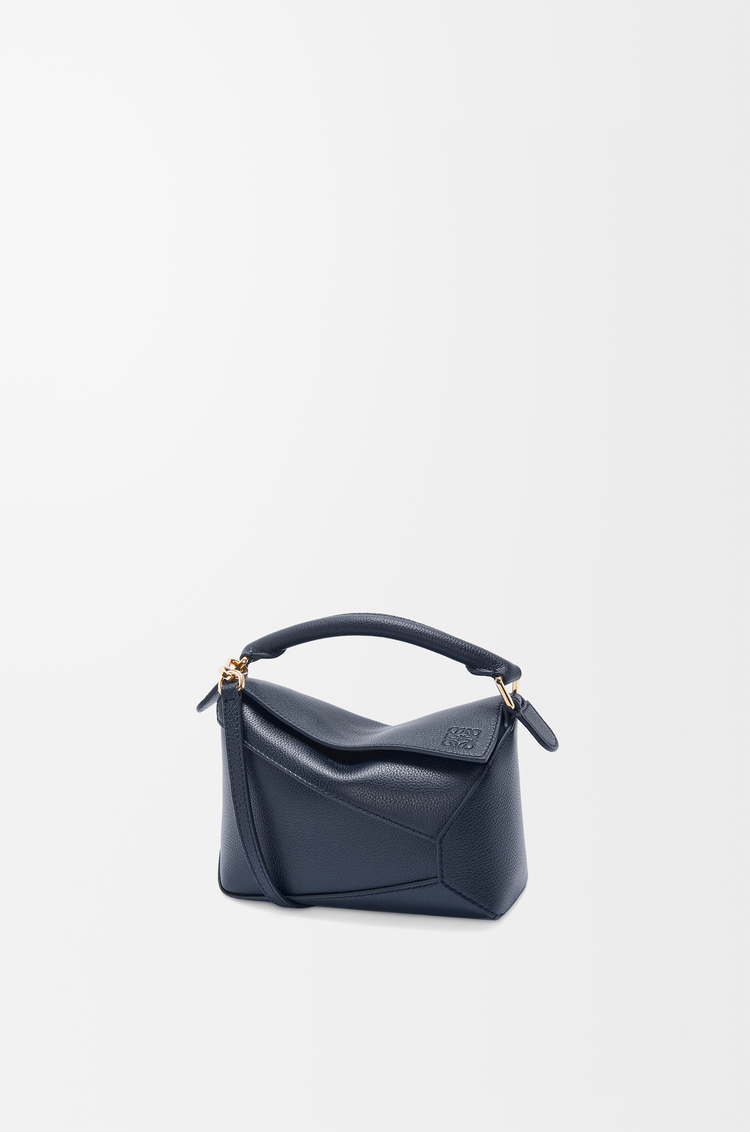 LOEWE Mini sac Puzzle Edge en cuir de veau grainé souple Bleu Marine Profond