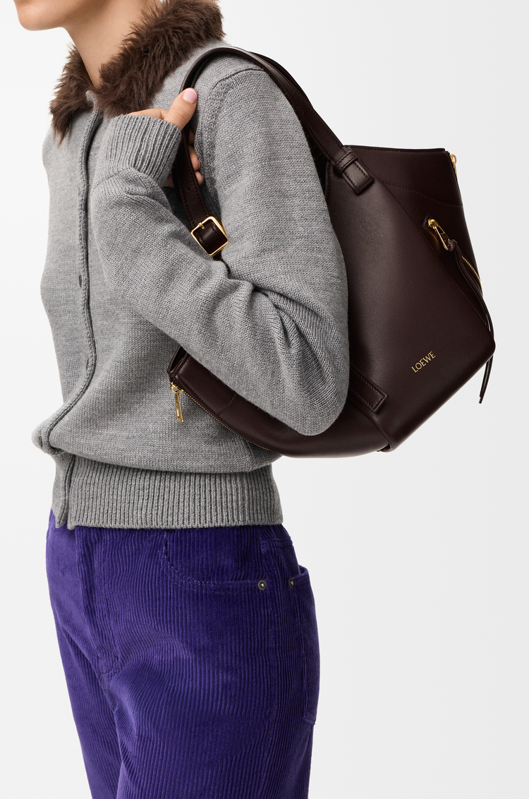 LOEWE Borsa Hammock Flip in pelle di vitello classica Brownie Scuro