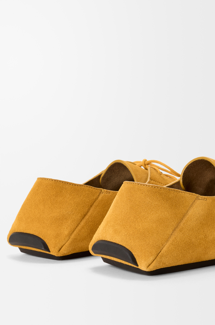LOEWE Scarpe da barca Rambla in pelle di vitello scamosciata Ocra