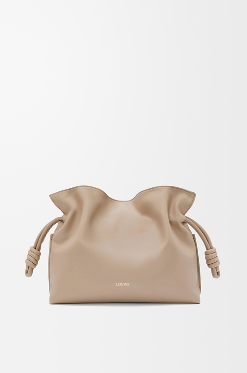 LOEWE Borsa Flamenco Clutch media in nappa di vitello Sabbia