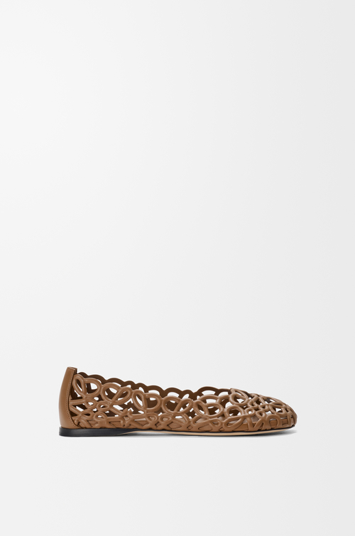 LOEWE Ballerine Petal Anagram in pelle di agnello Quercia