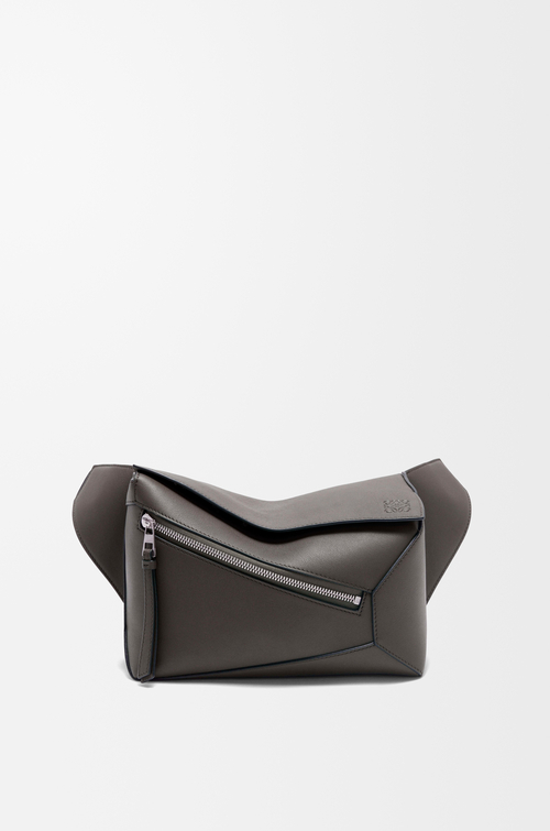 LOEWE Petit Puzzle Edge bumbag en cuir de veau classique Gris Foncé