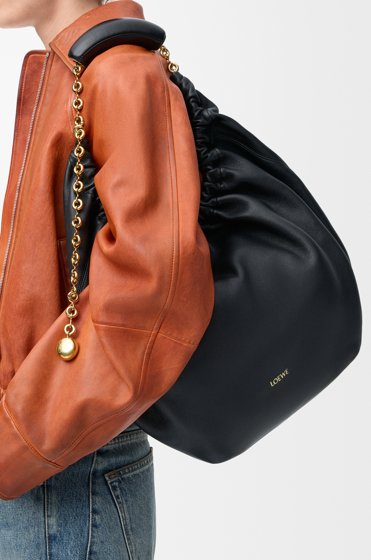 LOEWE Borsa Squeeze media in nappa di agnello morbida Nero