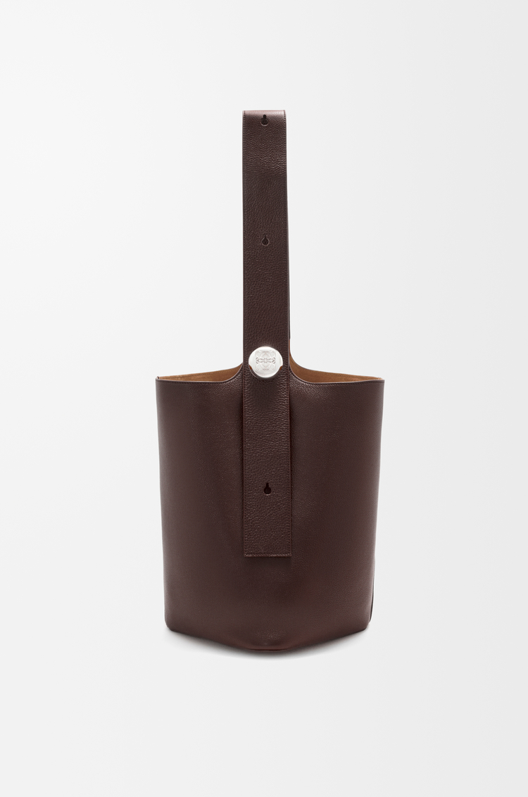 LOEWE Bolso Pebble bucket grande en piel de ternera graneada flexible Burdeos Oscuro
